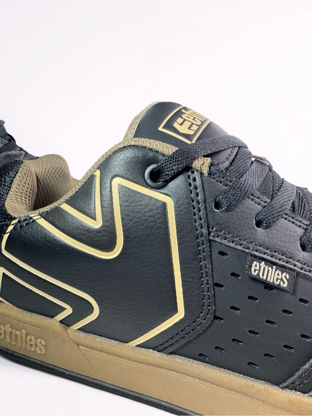 Etnies Frontside Black Gold Gum Skate Shoes Men's Size 10 NEW - Picture 8 of 9